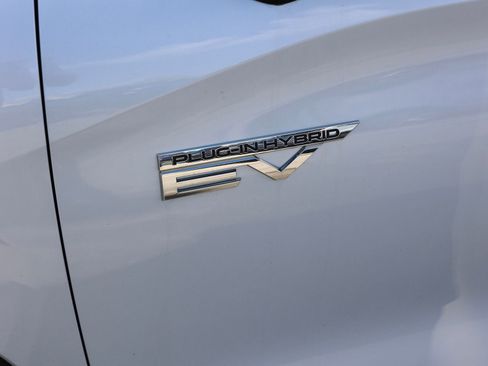 Used 2024 Mitsubishi Outlander 4WD Plug-In Hybrid image 7