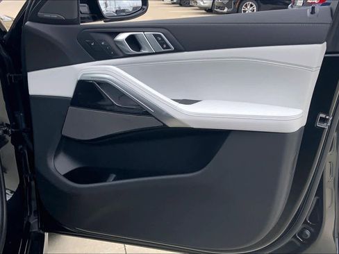 Used 2026 BMW X6 xDrive40i w/ Climate Comfort Package image 27