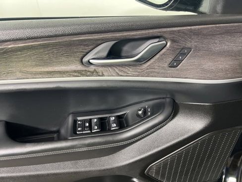 Certified 2023 Jeep Grand Cherokee Limited w/ Luxury Tech Group II image 16