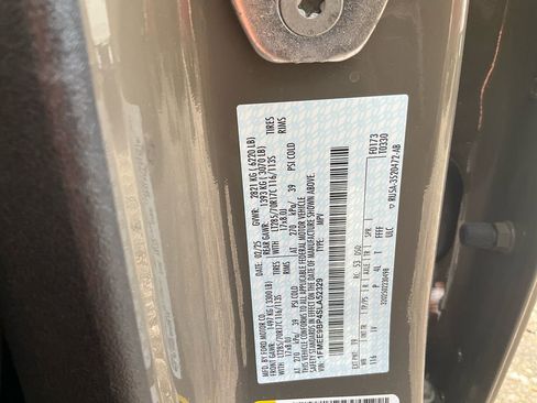 Used 2025 Ford Bronco Badlands image 18