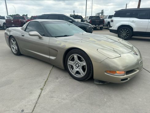 Used 1999 Chevrolet Corvette Coupe w/ Lighting Pkg RWD image 4