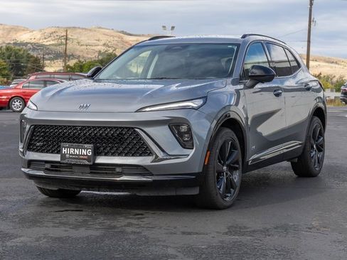 Certified 2025 Buick Envision Sport Touring image 30