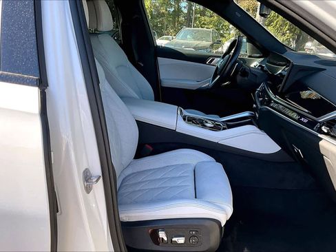 Certified 2025 BMW X6 xDrive40i w/ Executive Package image 8