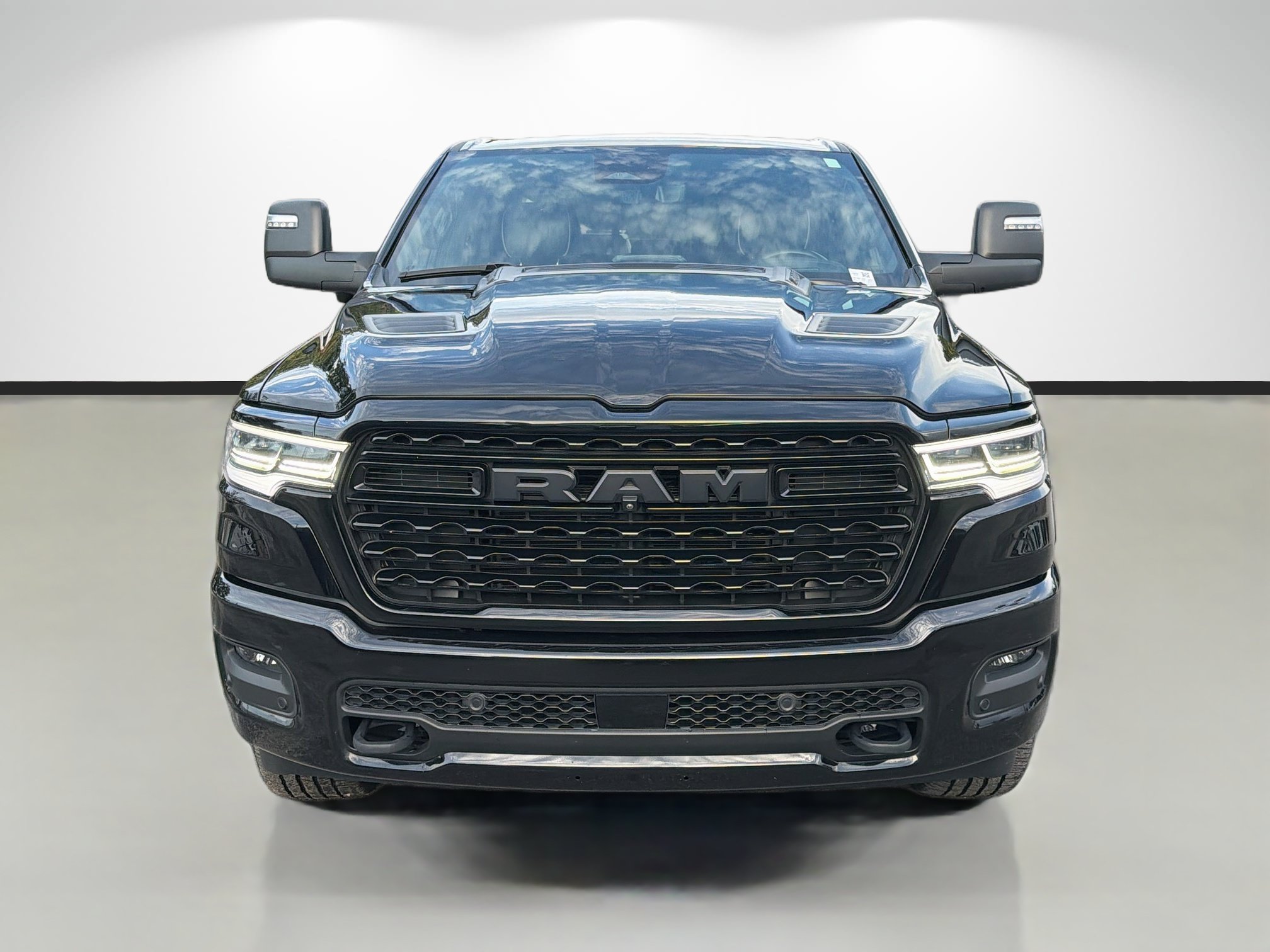 Used 2025 RAM 1500 Limited AWD/4WD image 8