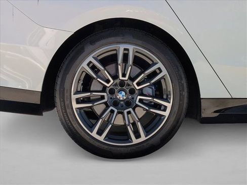 Used 2026 BMW 530i xDrive AWD/4WD image 25