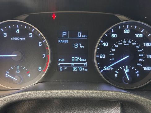 Used 2017 Hyundai Elantra SE image 26