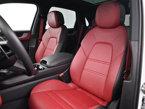 Used 2026 Porsche Cayenne S AWD/4WD image 5