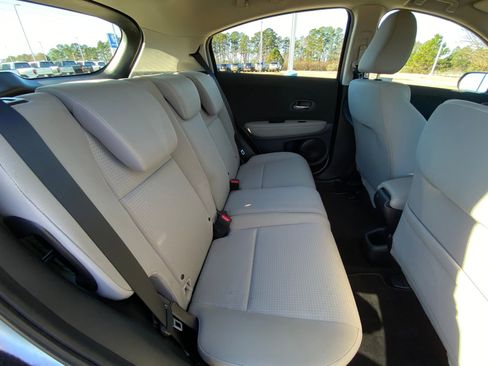 Used 2021 Honda HR-V LX image 29