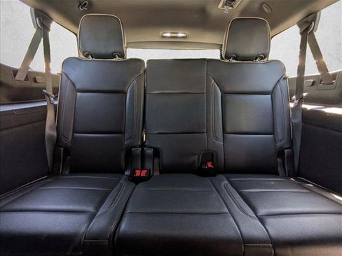Used 2023 Chevrolet Suburban Premier w/ Advanced Technology Package AWD/4WD image 21