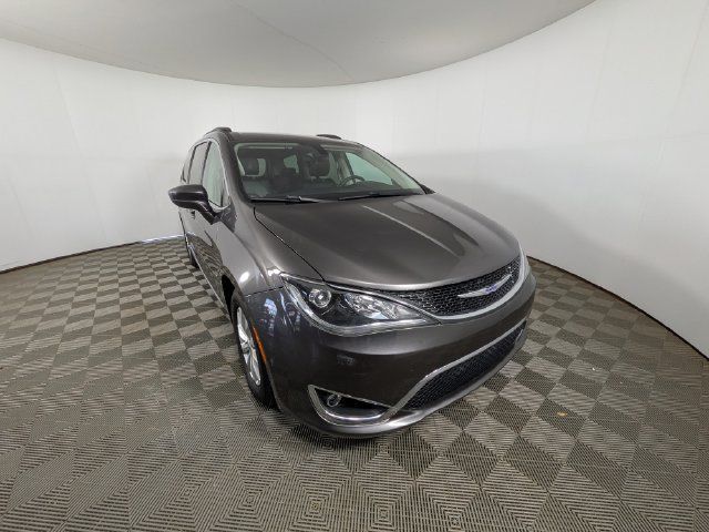 Used 2017 Chrysler Pacifica Touring-L FWD image 30
