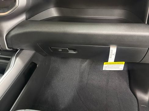 New 2026 RAM 1500 Express AWD/4WD image 26