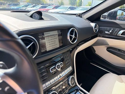 Used 2015 Mercedes-Benz SL 550 image 22