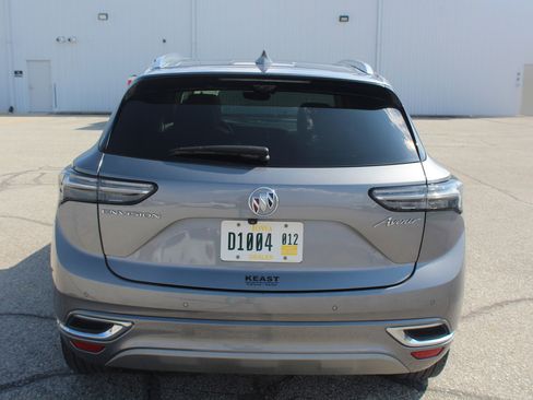 Used 2022 Buick Envision Avenir w/ Technology Package II FWD image 3