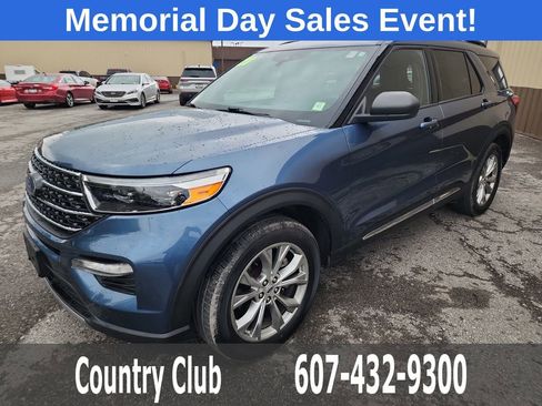 Used 2020 Ford Explorer XLT w/ Equipment Group 202A AWD/4WD image 4