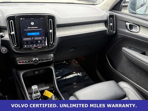 Certified 2023 Volvo XC40 B5 Plus AWD/4WD image 15