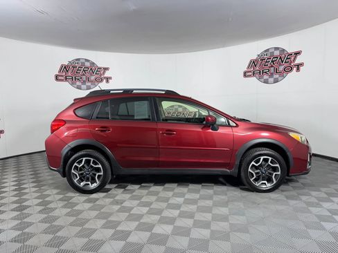 Used 2017 Subaru Crosstrek 2.0i Premium w/ Moonroof Package AWD/4WD image 8