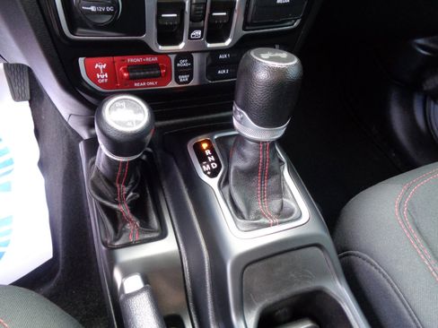 Used 2021 Jeep Wrangler Unlimited Rubicon w/ Dual Top Group image 13