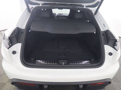 Used 2025 Porsche Macan 4 Electric AWD/4WD image 21