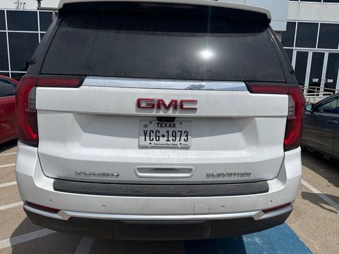 Used 2026 GMC Yukon Elevation w/ Elevation Premium Package AWD/4WD image 9