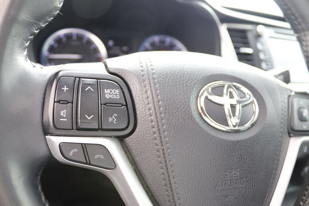 Used 2019 Toyota Highlander XLE AWD/4WD image 31