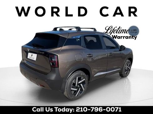 Used 2026 Nissan Kicks SV image 7