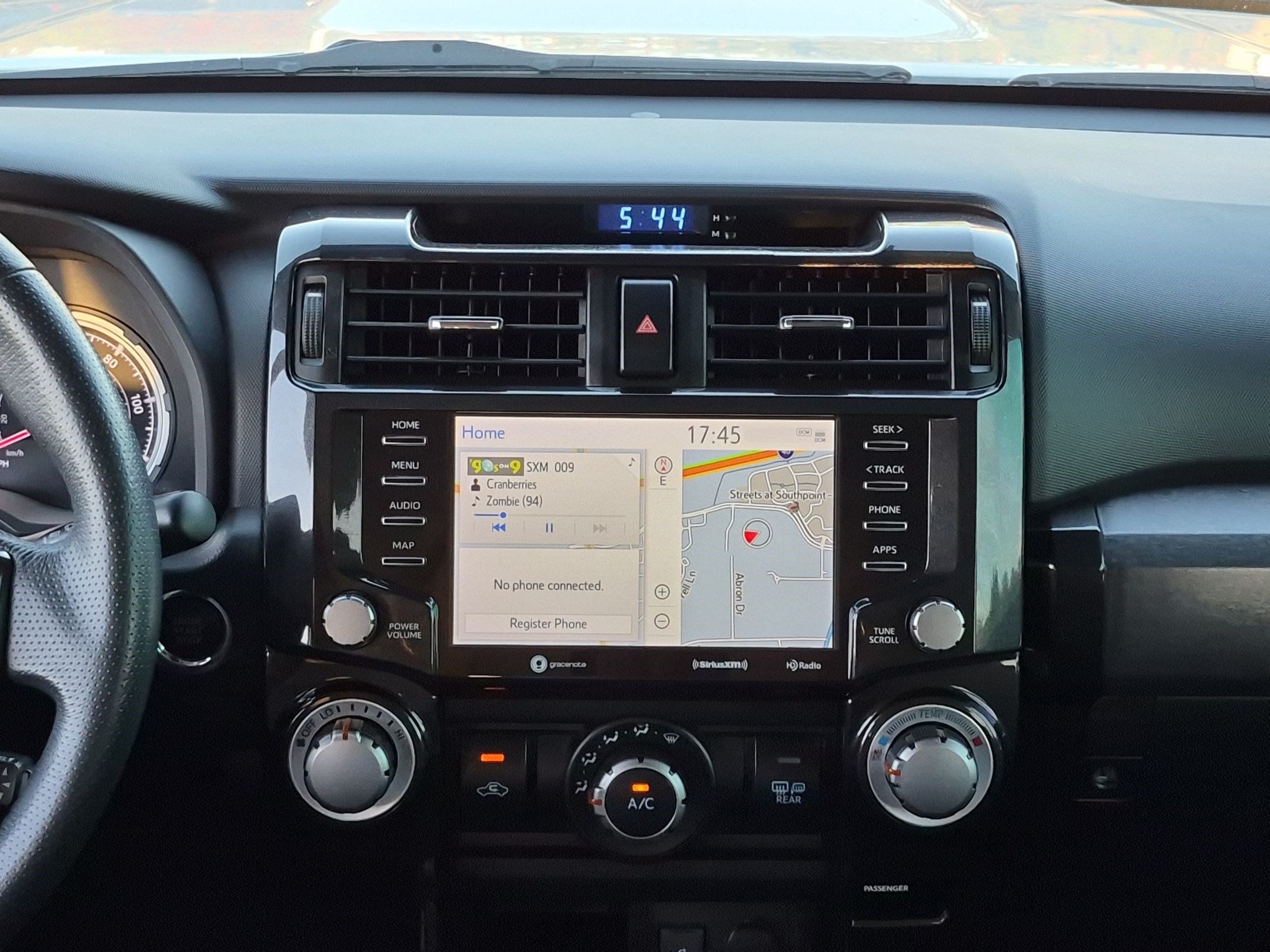 Used 2020 Toyota 4Runner Venture w/ Moonroof Package AWD/4WD image 18