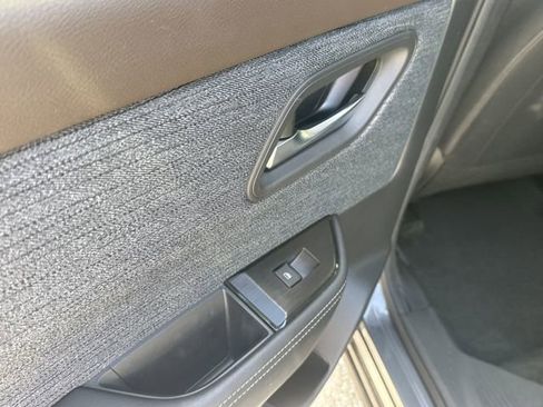 Used 2023 Nissan Rogue SV FWD image 14