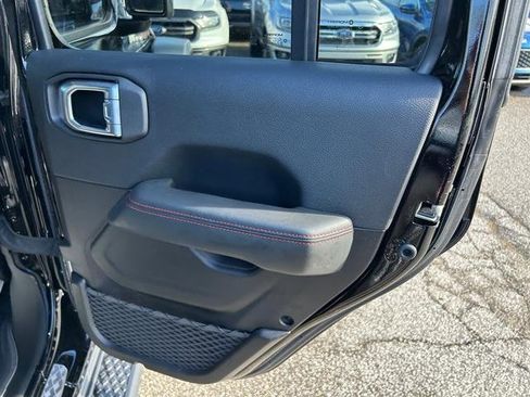 Used 2024 Jeep Gladiator Rubicon w/ Technology Group image 27