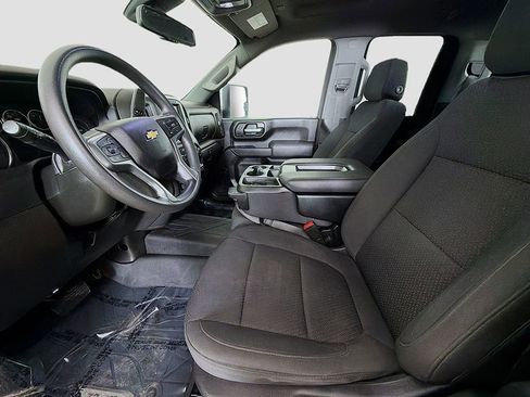 Used 2023 Chevrolet Silverado 2500 Custom w/ Custom Convenience Package image 16