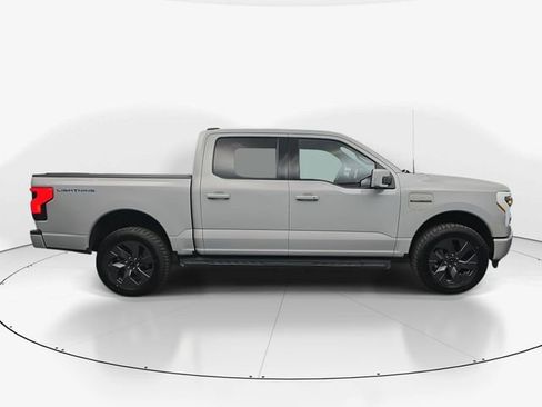 Used 2023 Ford F150 Lightning Lariat image 11