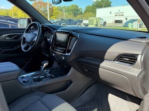 Used 2023 Chevrolet Traverse LT image 22