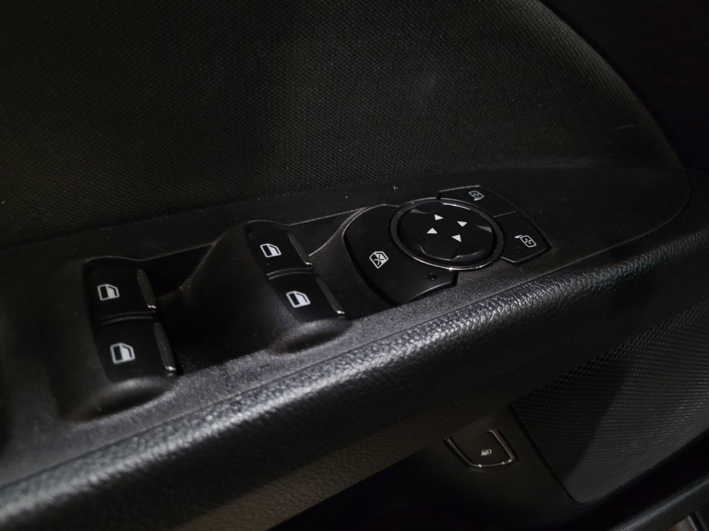 Used 2019 Ford Fusion SE FWD image 27