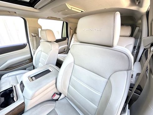 Used 2019 GMC Yukon Denali w/ Denali Ultimate Package image 12