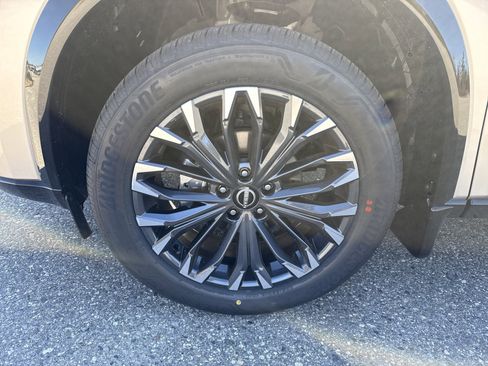 New 2026 Nissan Rogue Platinum AWD/4WD image 17