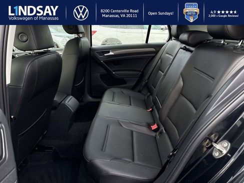 Used 2019 Volkswagen Golf SE image 10