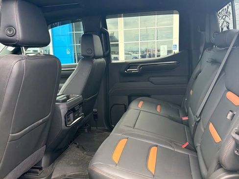 Used 2025 GMC Sierra 1500 AT4 w/ AT4 Premium Package AWD/4WD image 7