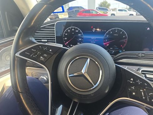 Used 2024 Mercedes-Benz GLS 450 4MATIC image 9