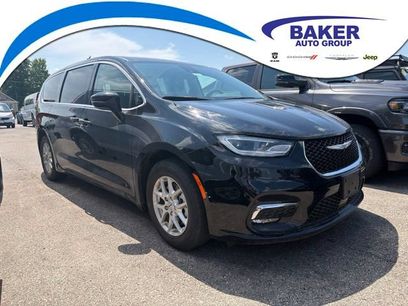 Used 2024 Chrysler Pacifica Touring-L
