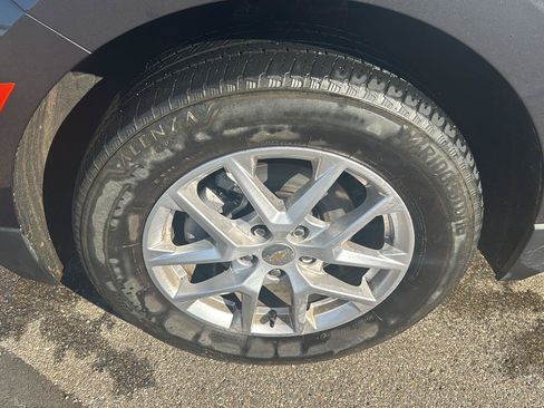 Used 2022 Chevrolet Equinox LS w/ LS Convenience Package AWD/4WD image 9