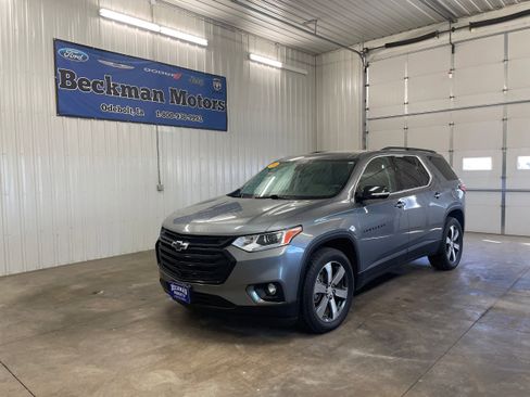 Used 2020 Chevrolet Traverse LT w/ LT Premium Package image 1