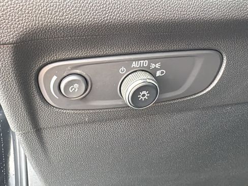 Used 2023 Buick Envision Essence w/ Sport Touring Package AWD/4WD image 9