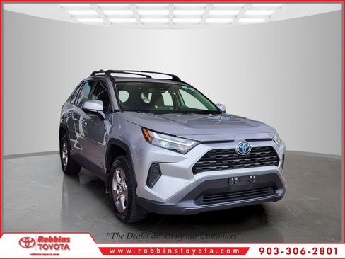 Used 2024 Toyota RAV4 XLE w/ Convenience Package image 1