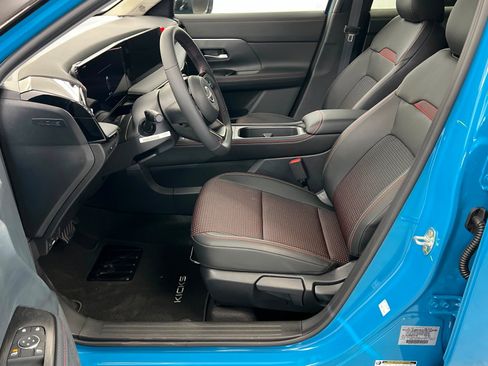 New 2026 Nissan Kicks SR w/ Cold Weather Package AWD/4WD image 17
