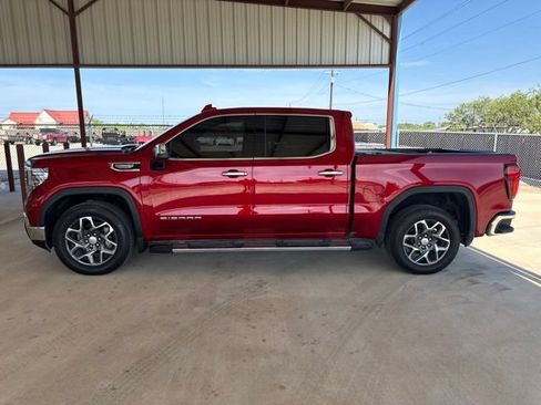 Used 2025 GMC Sierra 1500 SLT RWD image 4