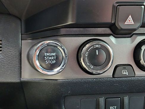 Used 2022 Toyota Tacoma SR5 image 12