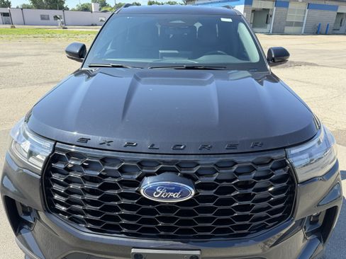 New 2026 Ford Explorer ST-Line w/ ST-Line Street Pack AWD/4WD image 5