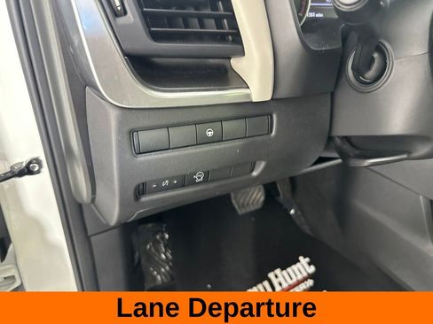 Used 2023 Nissan Rogue SV FWD image 11