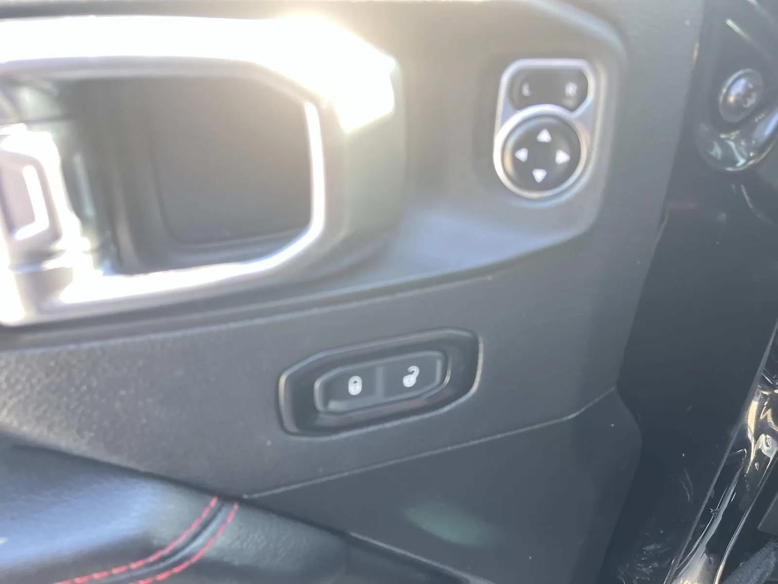 Used 2023 Jeep Gladiator Rubicon AWD/4WD image 27