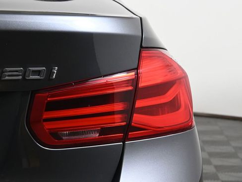 Used 2018 BMW 320i xDrive Sedan w/ Convenience Package image 13