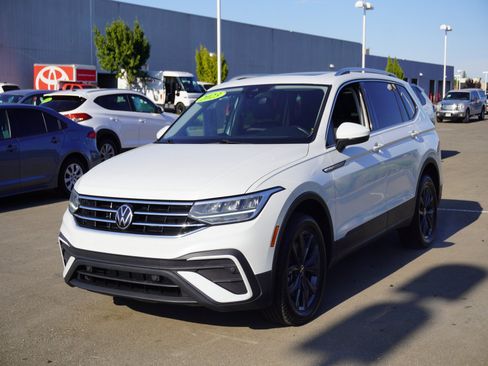 Used 2023 Volkswagen Tiguan SE AWD/4WD image 7